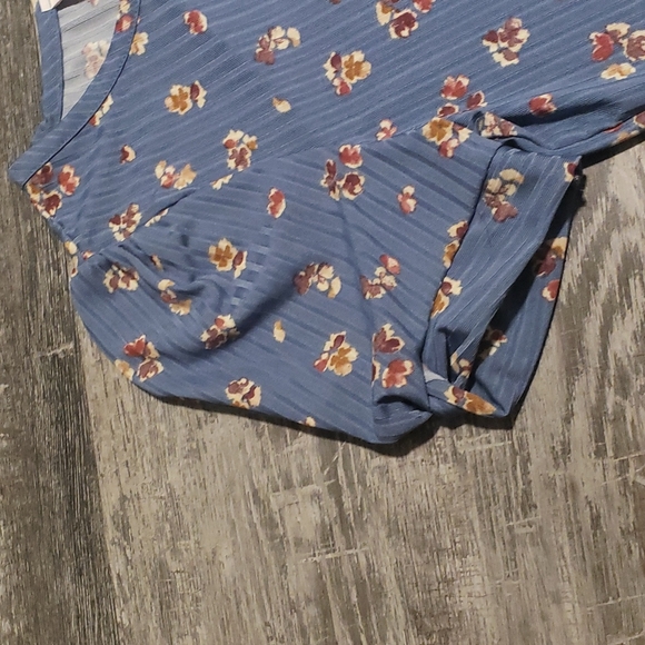 3/50 Twisted puff sleeve soft tshirt - Picture 2 of 3